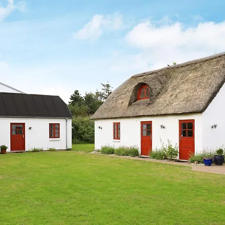8 Person Holiday In Holiday home